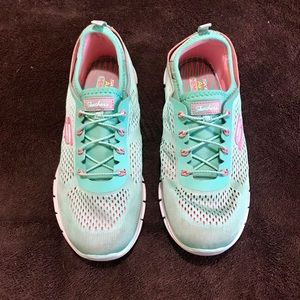 Skechers sneakers, size 9